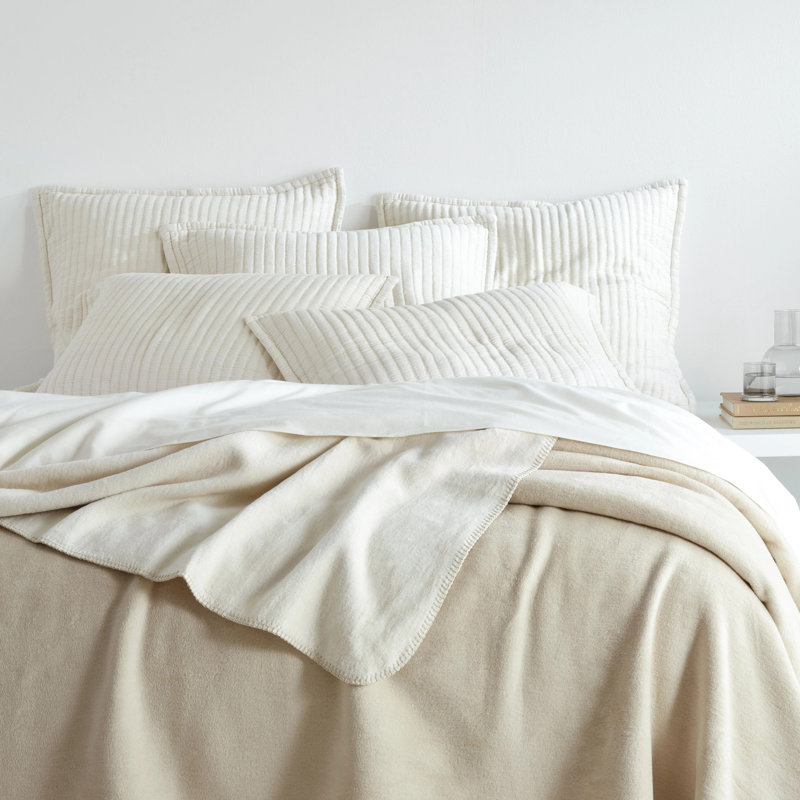 Faro Fleece Natural Blanket, Twin/Twin XL Blanket, Natural