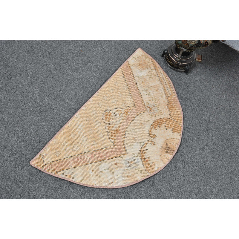 Tapis turc rétro en demi-cercle beige idéal pour rehausser l'esthétique des vestibules beige / rose