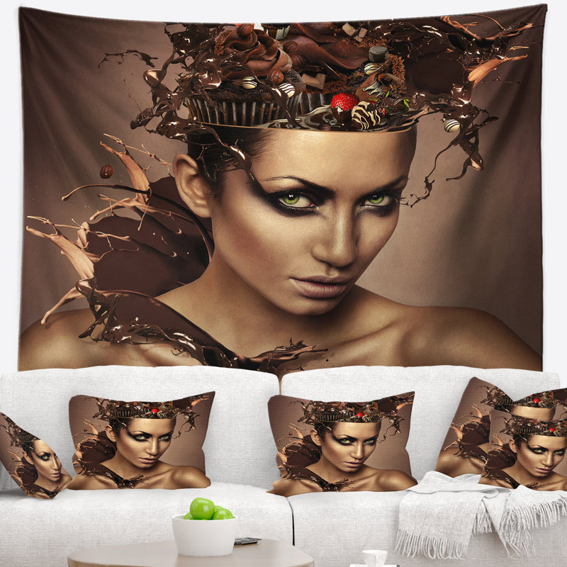 Portrait femme avec du chocolat en tête de tapisserie, H 50 po x l 60 po