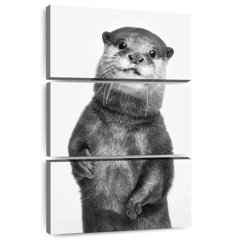 Brampt Monochrome Otter, 45" H x 28" W