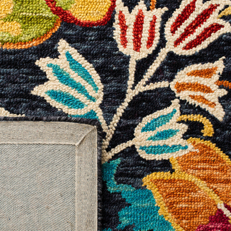 Sisag Hand Tufted Wool Floral Rug, Rectangle 5' x 8'