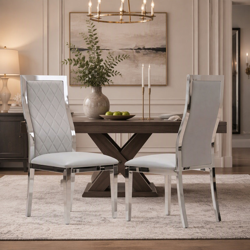 Ensemble de 2 chaises de salle à manger modernes, chaises de salle à manger en similicuir gris pâle avec structure chromée, chaises d'appoint rembourrées à dossier haut avec pieds réglables