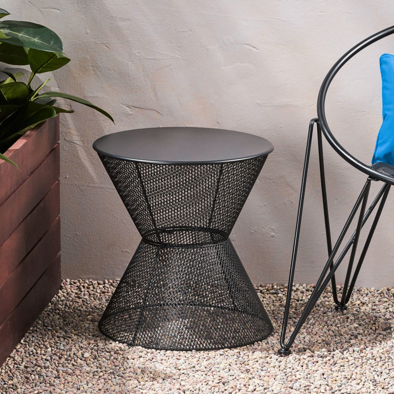 Table d'appoint moderne, fabrication en fer, noir mat, conception en maille Breezy, 17,47 po Table haute 18,31 po de profondeur Deep X - Rehaussez l'ambiance de votre patio, fer, maille, po