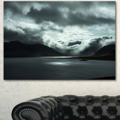 «Stormy Islande in the Summer», reproduction de photo sur toile tendue