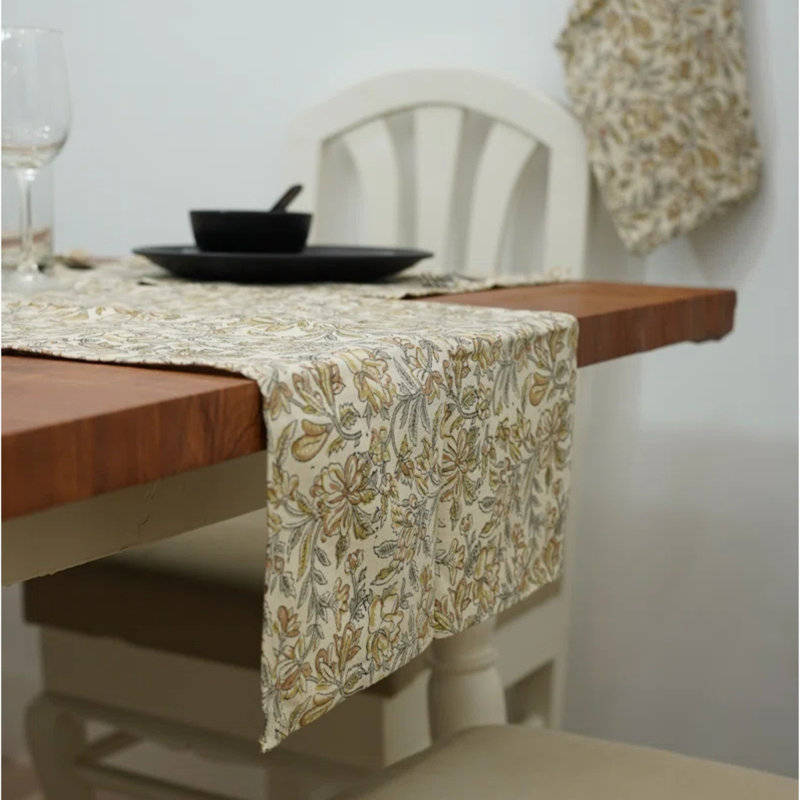 Chemin de table Red Barrel Studio® Heritage, Kudrat, gris, Rectangle 10 po