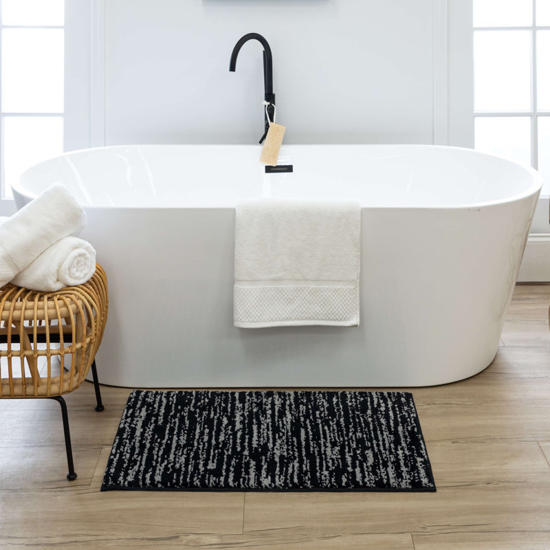 Tapis de bain rayé en polyester lavable en machine, L 17 po x L 24 po, Noir / Étain
