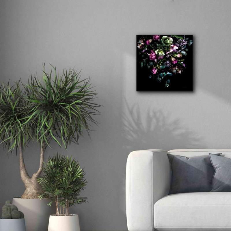 «Hellebores Bouquet» par Elise Catterall, estampe numérique sur toile, H 18 po x l 18 po x P 0,75 po