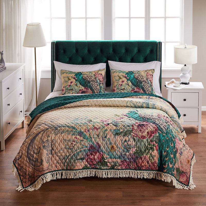 Full Black Microfiber Reversible Quilt Set with Graphic Detail