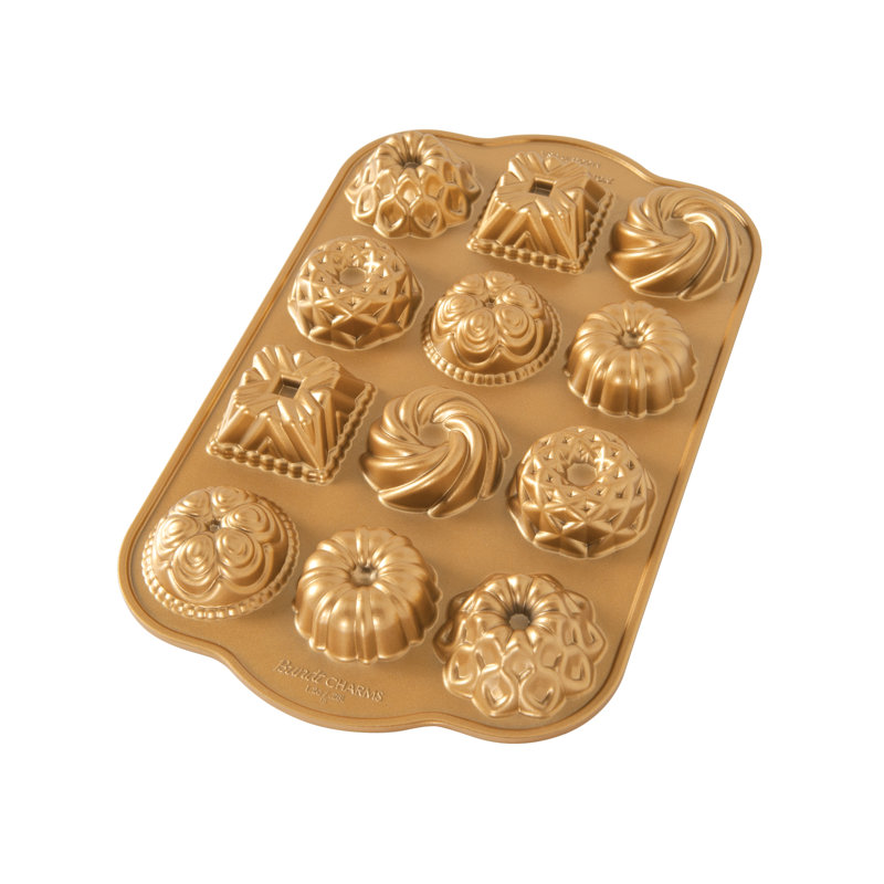Nordic Ware Non-Stick Round Bundt Charms Cake Pan