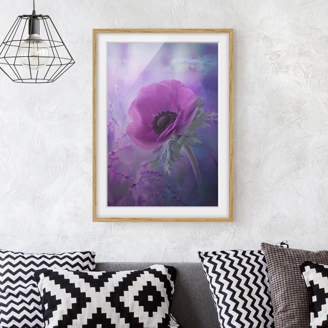 Gerahmtes Papierbild Anemonenblüte in Violett