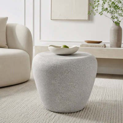 Table d'appoint irrégulière en fibre de verre