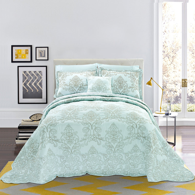 4 Piece Damask Oversized Embroidery Bedspread Set, Queen Quilt + 2 Queen Shams + Throw Pillow, Blue