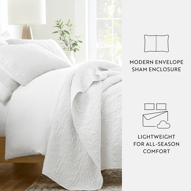 White Microfiber Twin Reversible Quilt Set
