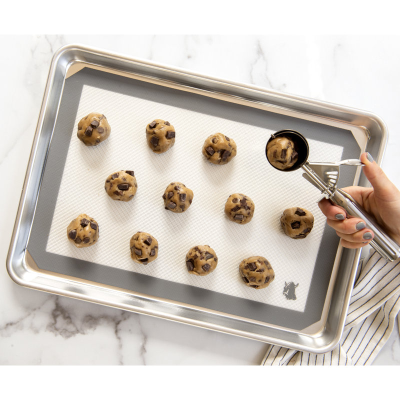 Nordic Ware Deluxe 16x11 Gray Silicone Nonstick Baking Mat