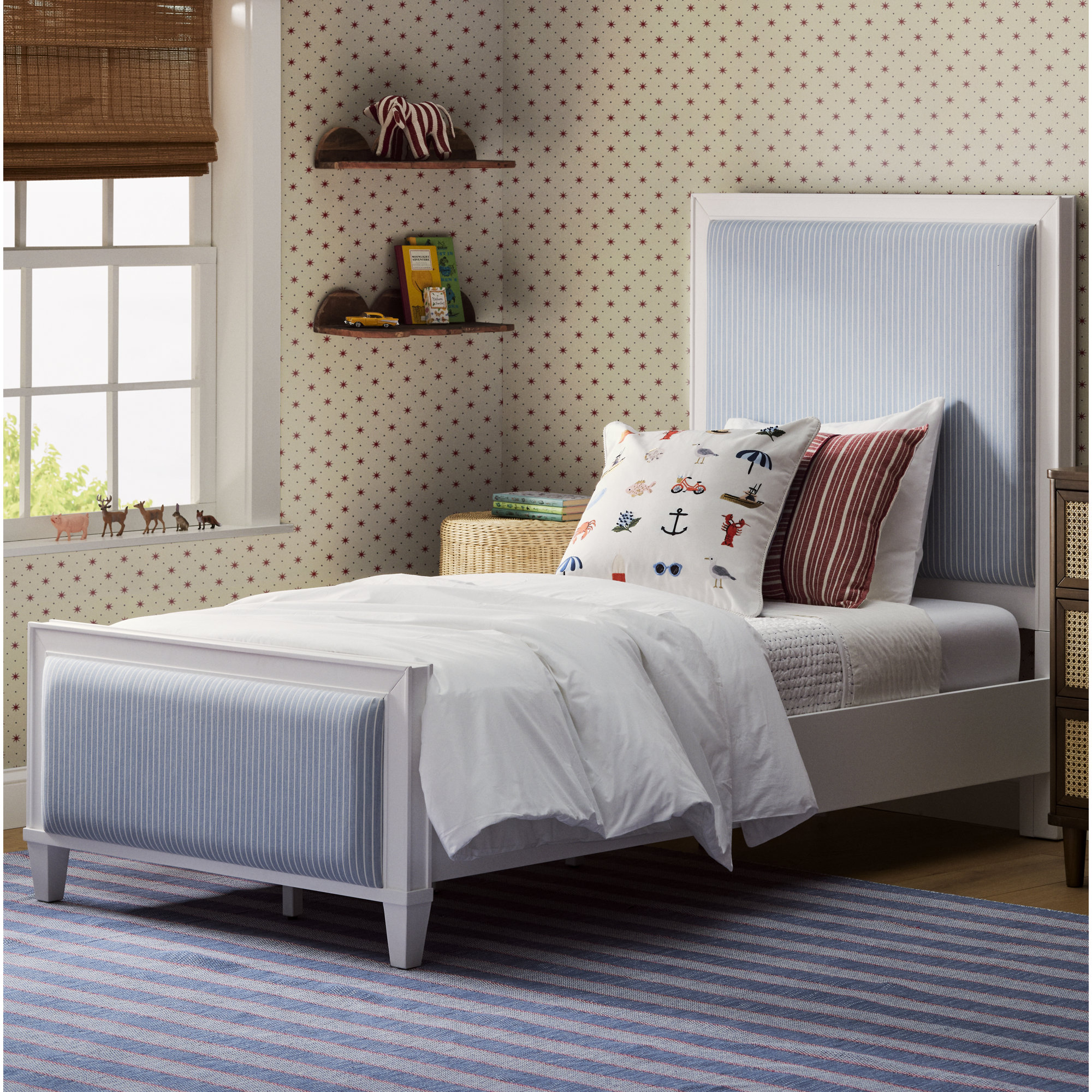  Sea 22" x 22" Pillow, Down