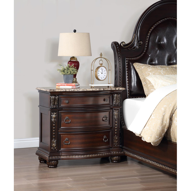 Cadre de grand lit - Commode - Miroir - Commode - Table de chevet, Queen