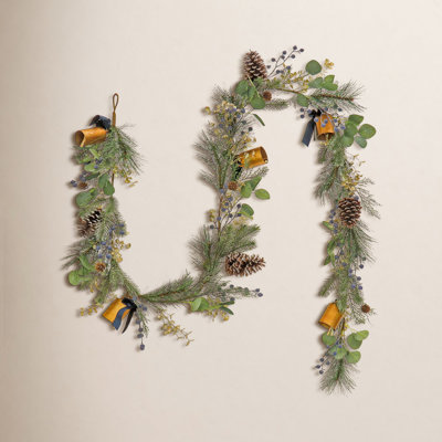 HGTV Home Collection Swiss Chic Garland