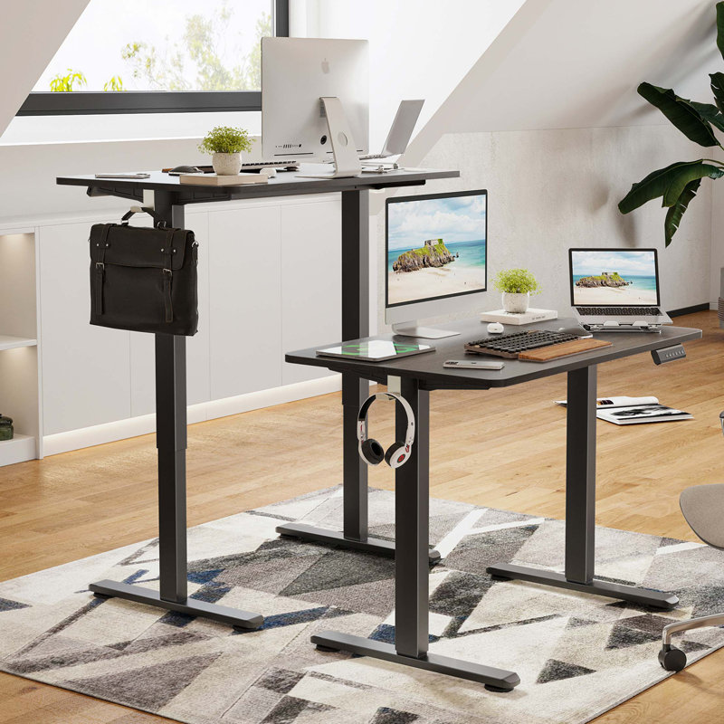 Bureau debout à hauteur ajustable Radke, L 55,12 po x P 23,62 po, Noir