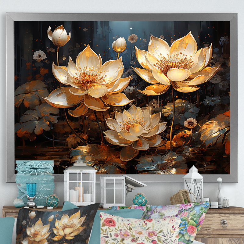 Golden Lotus Tranquility III sur toile, Cadre simple argenté, H 34 po x l 44 po x P 1,5 po