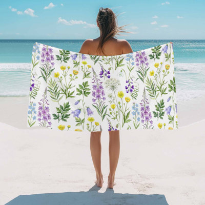 Serviette de plage à motifs de fleurs violettes, de bain et de piscine, de printemps, de fleurs sauvages et de feuilles vertes. Absorbante, douce, grande, à séchage rapide et légère, idéale pour le camping, les voyages, le sport, le yoga, la salle de sport et la natation (86 x 152 cm). Convient aux adultes.