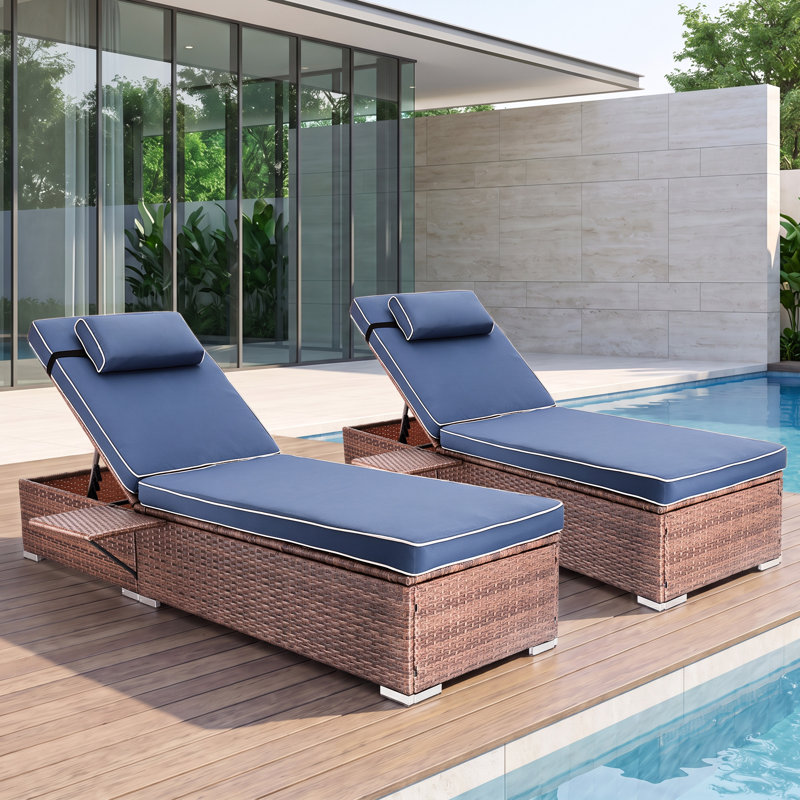Chaise longue d'extérieur en osier inclinable avec table d'appoint et coussins, Marine