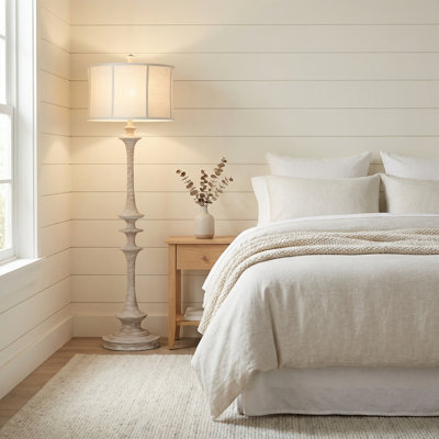Lampe sur pied 65 po en résine avec abat-jour crème