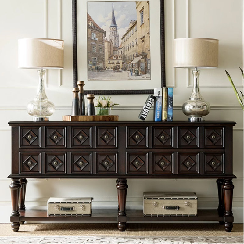 Buffet Sushanth, Noyer noir