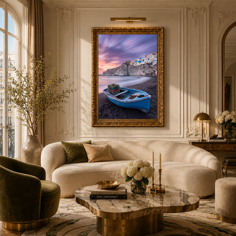 «Blue Boat on Black Sand Beach with White Buildings», art mural sur toile, 30"H x 20"W