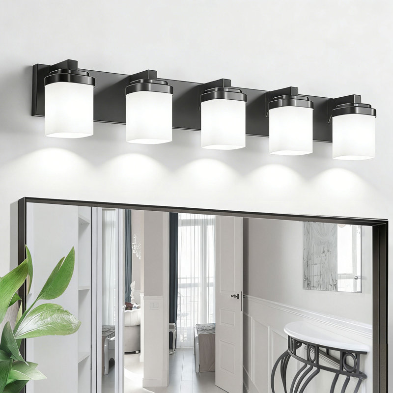 Applique murale moderne au-dessus d'un miroir avec abat-jour carrés en verre givré, H 11,42 po x l 35 po x P 6,69 po