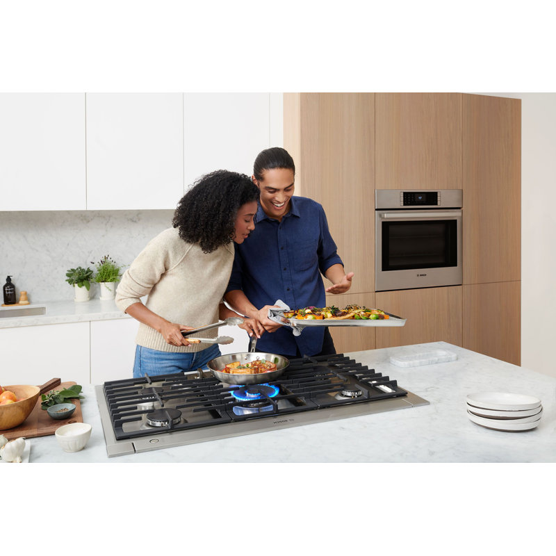 Benchmark® 29.75" Convection Single Wall Oven