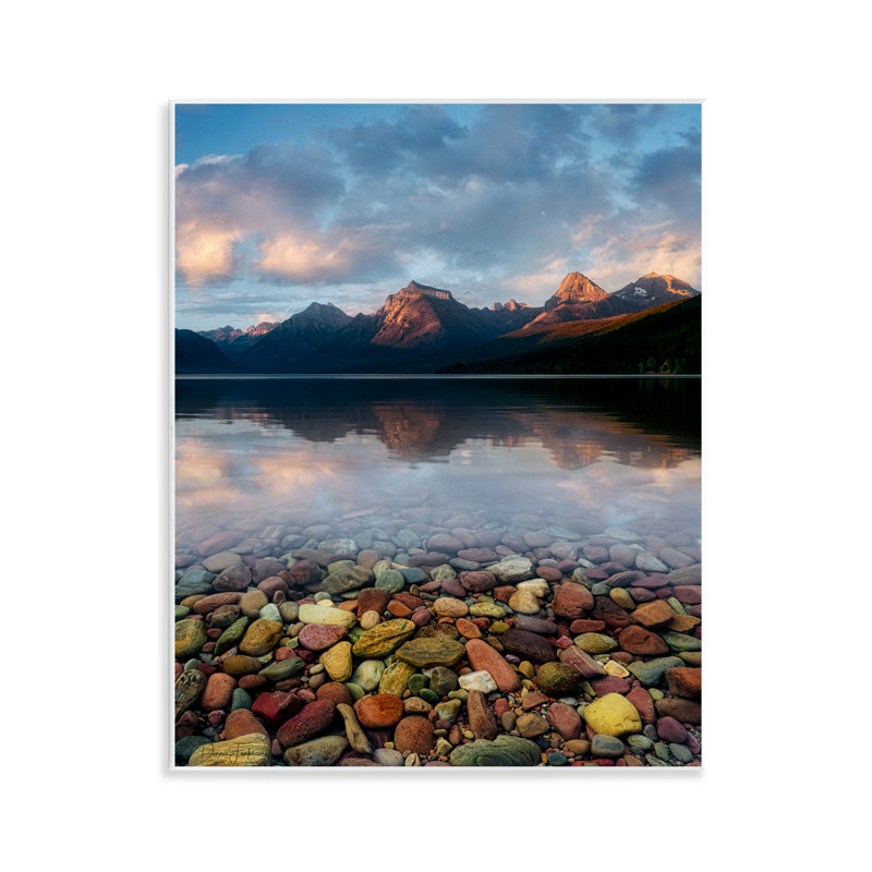 "Clear Water Pebbles", art mural par Dennis Frates