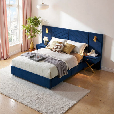 Ensemble de cadre de lit à oreilles grand en velours avec tables de chevet à DEL - velours bleu luxueux, lattes de bois, pas de sommier tapissier requis + assemblage facile