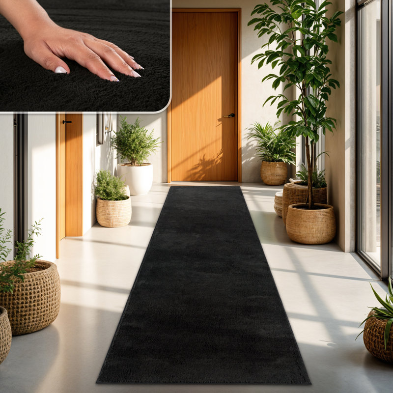 Tapis uni de couleur unie fabriqué à la machine en noir, Noir, Tapis de couloir 3 pi 3 po x 6 pi 7 po
