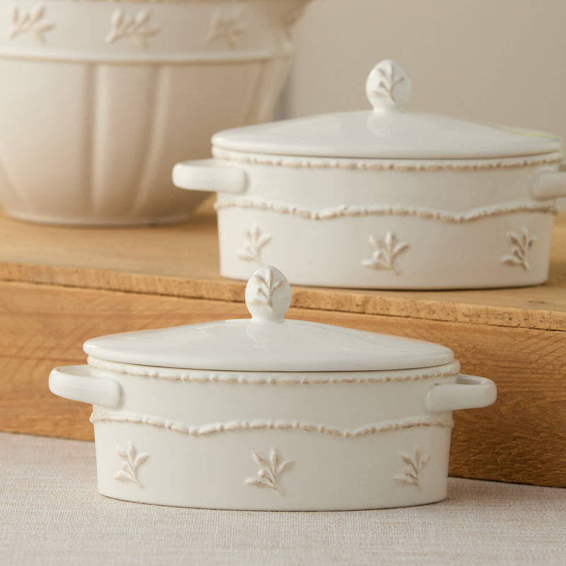 Ensemble de 2 mini boulangeries ovales Heritage 7,75 po 16 oz - Ramequins français en grès ivoire avec couvercle et détails botaniques en relief Heritage - Four à table pour gratins et cassoulets
