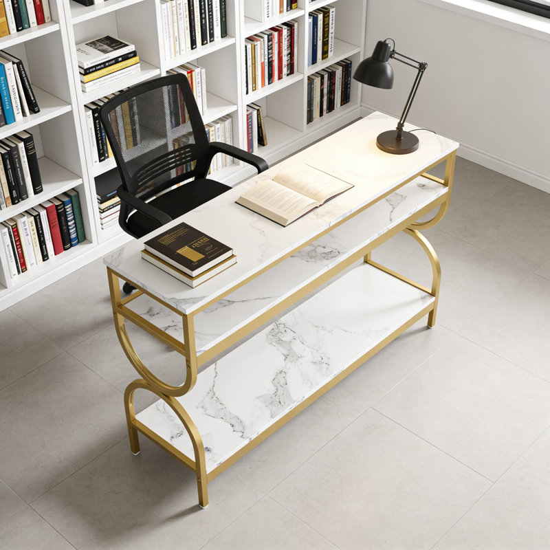 Console à cadre doré avec trois tablettes pour les entrées françaises de luxe