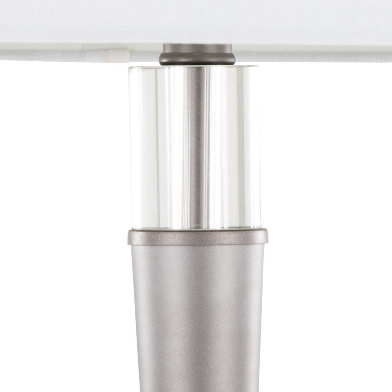 Metal Floor Lamp, Fonte