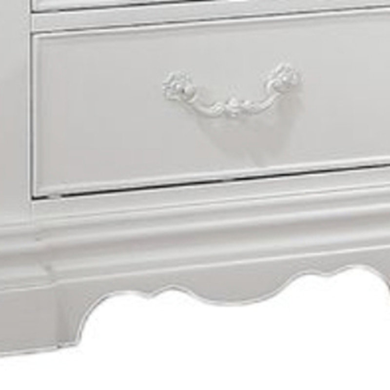 Table de chevet avec finition blanche, 3 tiroirs dont un caché, idéale pour l'organisation de la chambre et le style