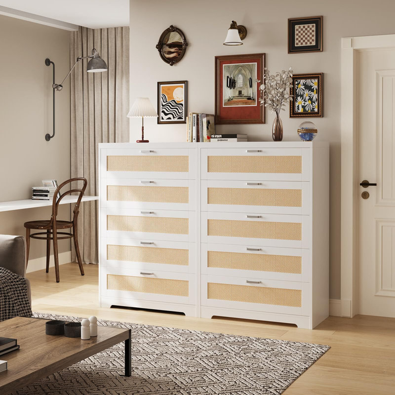 Commode haute 5 tiroirs en rotin, commode de rangement moderne avec plateau en bois pour chambre à coucher, salon, vestibule - blanc