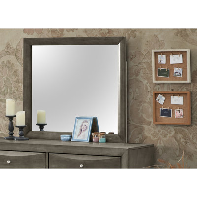 Miroir mural à la mode gris pour toutes les pièces - 39 po de hauteur x 35 po de largeur et 1 po de profondeur, aucun assemblage nécessaire, ne rehausse pas la perspective de la pièce et est facile à entretenir dans un état perceptible.