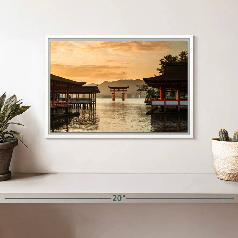 Célèbre sanctuaire Itsukushima, Cadre flottant blanc, 13 po x 9 po