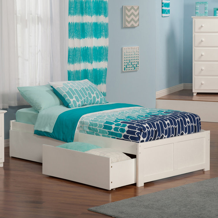 Cullers Solid Wood Platform Bed with Panel Footboard & Storage Drawers