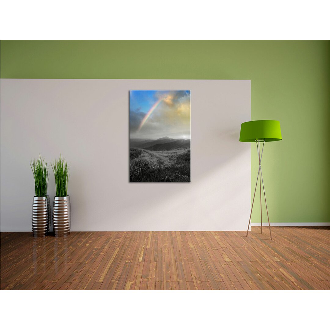 Schöne Berge mit Regenbogen am Himmel Fotodruck auf Leinwand