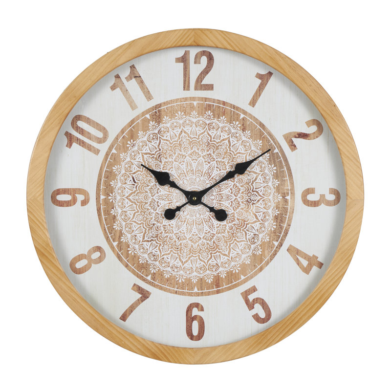 Horloge murale brune avec fond blanc