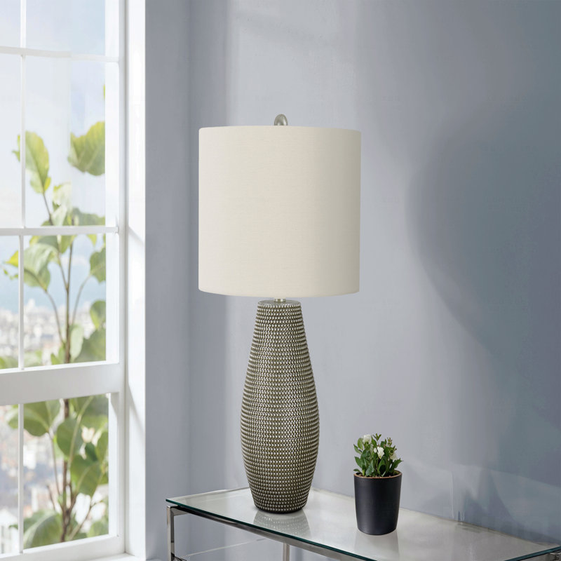 Lampe de table - 24 po de hauteur, résine grise, ivoire et abat-jour crème, Gris