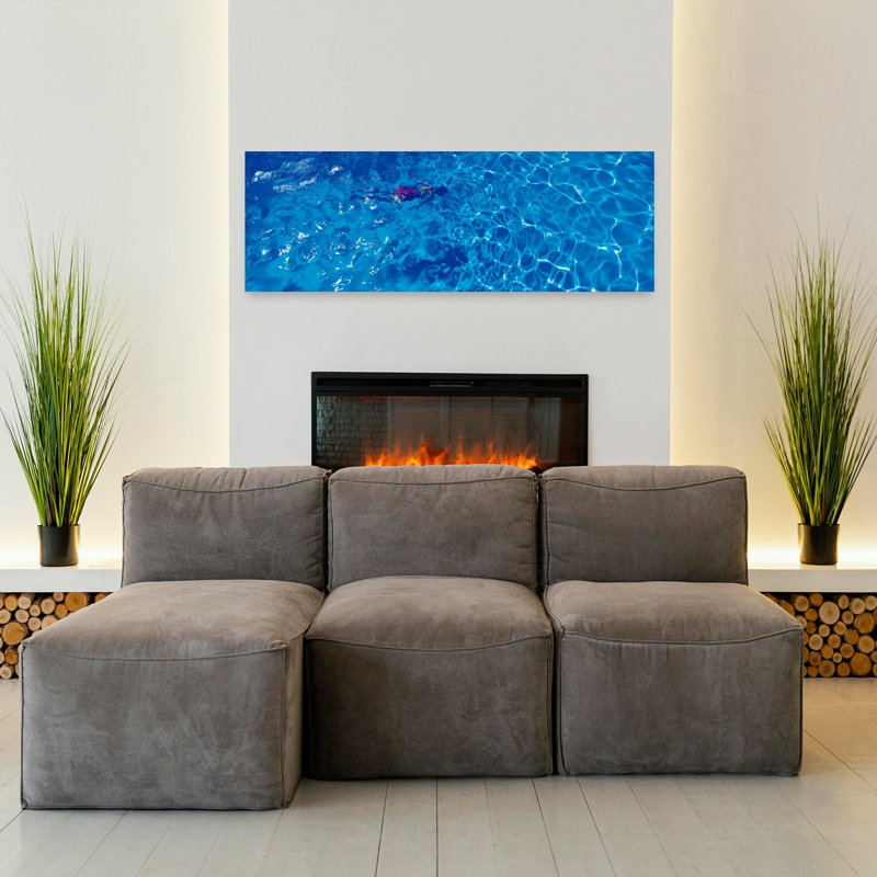 Femme dans une piscine, art mural contemporain, H 16 po x l 48 po