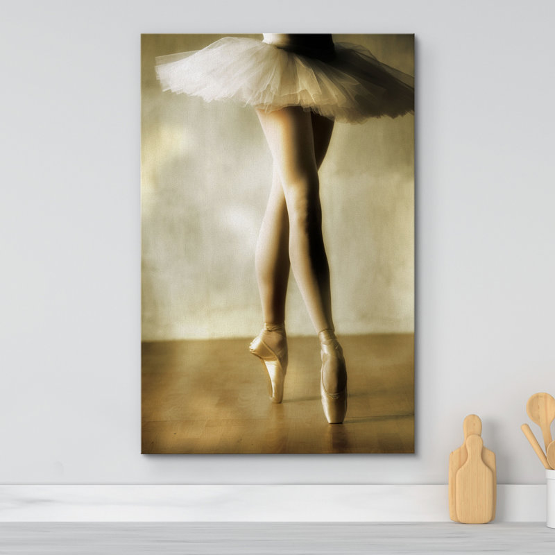«Beautiful Ballerina Dancing with White Tutu», reproduction sur toile tendue, H 36 po x l 24 po x 1,5 po