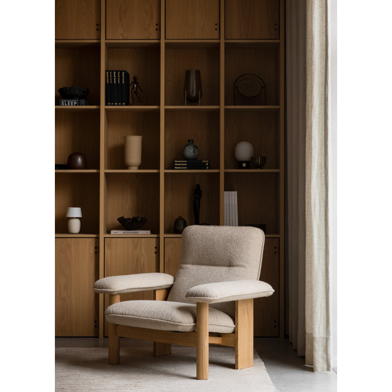 Brasilia Lounge Chair, Sheepskin Sahara, Dark Stained Oak