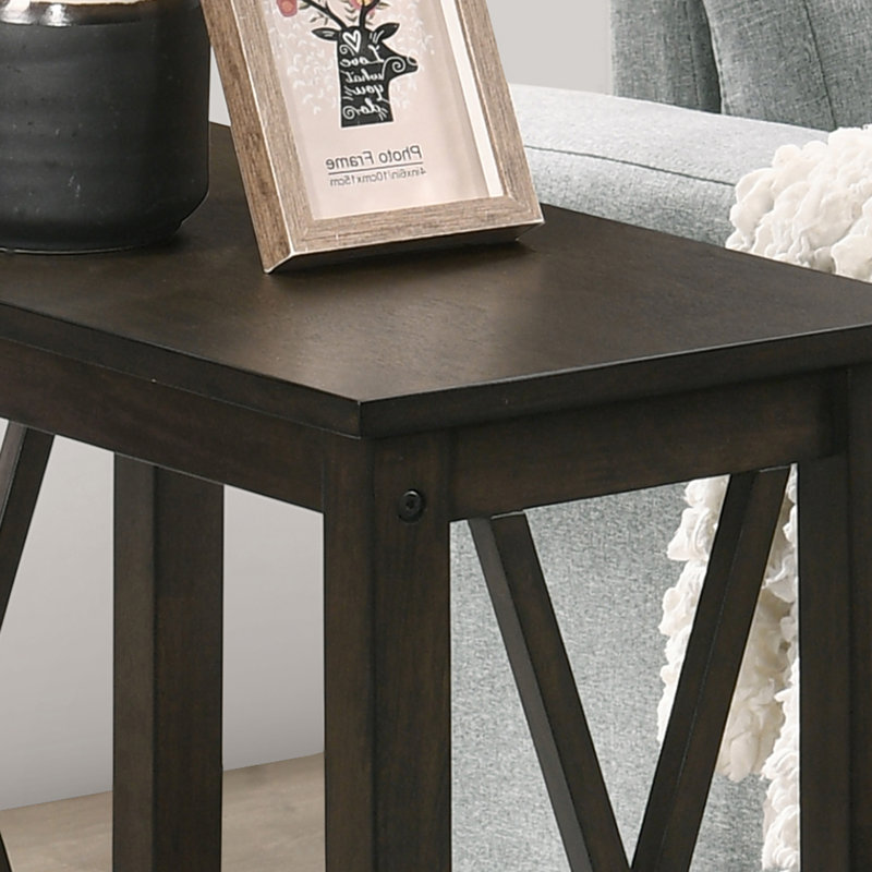 Calaweigh End Table, Dark Grey