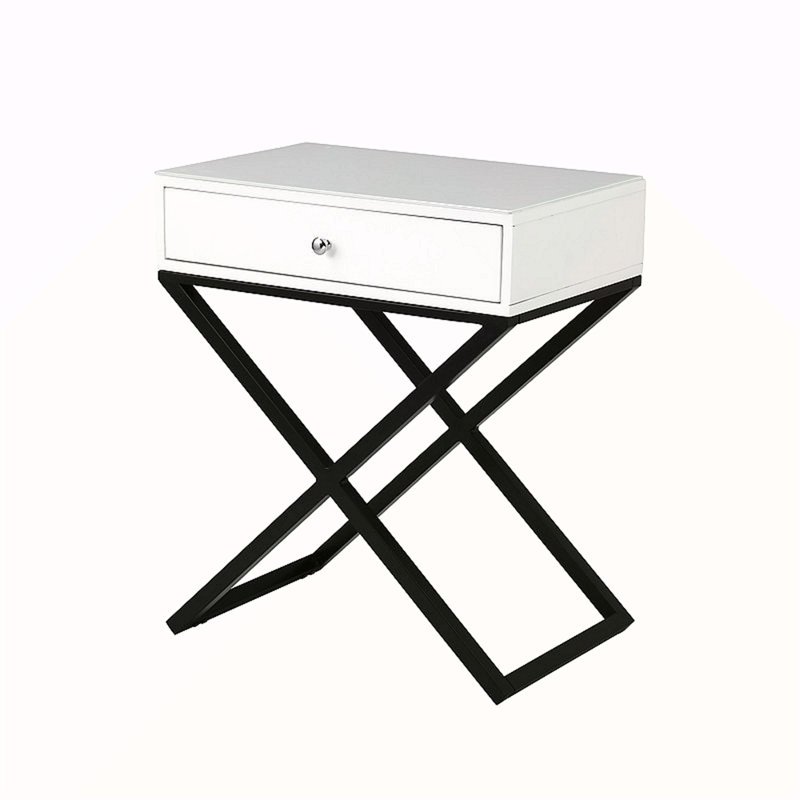 Table de chevet 23 po en bois avec plateau en verre, tiroir et base en métal, Blanc / noir