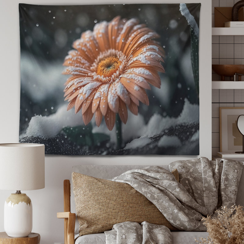 Tapisserie en polyester à fleurs orange clair Gerbera en hiver I, H 32 po x l 39 po
